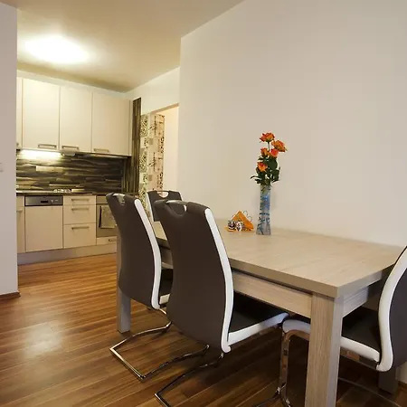 Spacious Flat Апартаменты Прага